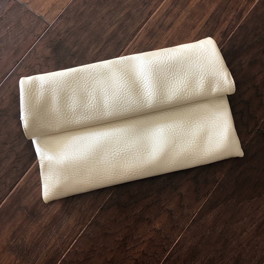 Ivory Clutch with (optional) Chain